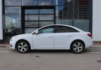 Подержанный автомобиль Chevrolet Cruze Sedan 2012 года (2 фото)