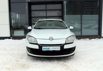 Подержанный автомобиль Renault Megane Wagon 2012 года (8 фото)