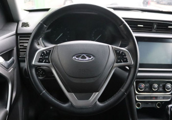 Подержанный автомобиль Chery Tiggo 3 2017 года (15 фото)