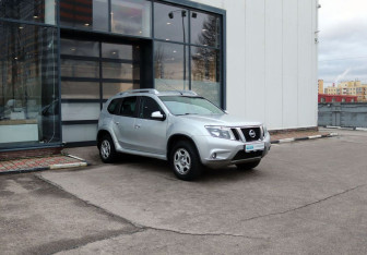 Подержанный автомобиль Nissan Terrano 2017 года (7 фото)