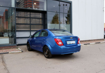 Подержанный автомобиль Chevrolet Aveo Sedan 2012 года (3 фото)