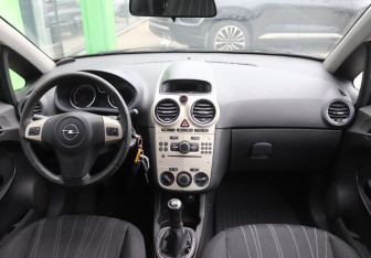 Подержанный автомобиль Opel Corsa 2008 года (13 фото)