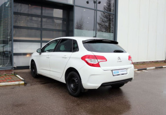Подержанный автомобиль Citroen C4 Hatchback 2012 года (3 фото)