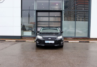 Подержанный автомобиль Ford Focus Hatchback 2012 года (8 фото)