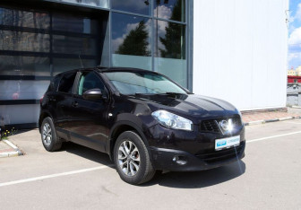 Подержанный автомобиль Nissan Qashqai 2013 года (7 фото)