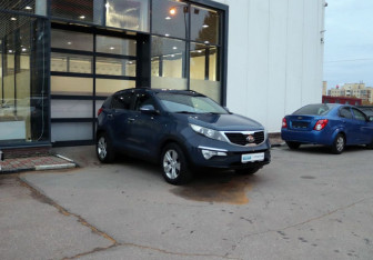 Подержанный автомобиль Kia Sportage 2011 года (7 фото)