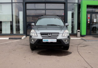 Подержанный автомобиль Honda CR-V 2005 года (8 фото)