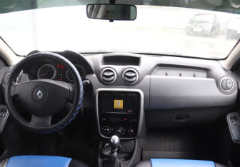 Подержанный автомобиль Renault Duster 2014 года (14 фото)