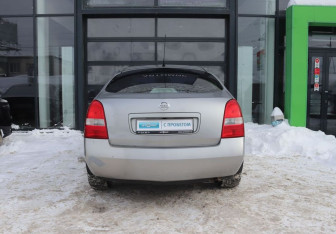Подержанный автомобиль Nissan Primera Sedan 2005 года (4 фото)