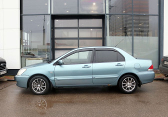Подержанный автомобиль Mitsubishi Lancer Sedan 2006 года (2 фото)