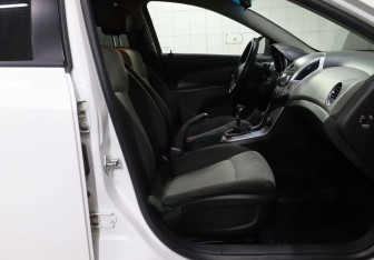 Подержанный автомобиль Chevrolet Cruze Sedan 2014 года (13 фото)