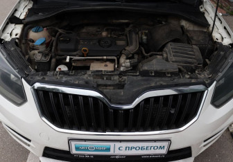 Подержанный автомобиль Skoda Yeti 2014 года (17 фото)