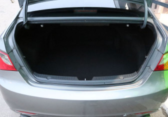 Подержанный автомобиль Hyundai Sonata 2011 года (10 фото)