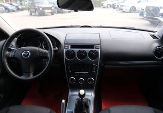 Подержанный автомобиль Mazda 6 Liftback 2007 года (13 фото)