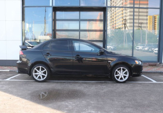 Подержанный автомобиль Mitsubishi Lancer Sedan 2007 года (6 фото)