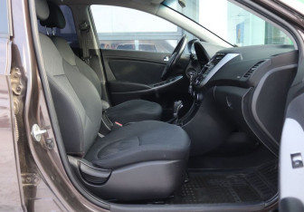 Подержанный автомобиль Hyundai Solaris Sedan 2016 года (12 фото)