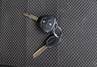Подержанный автомобиль Toyota RAV4 2011 года (18 фото)
