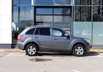 Подержанный автомобиль Lifan X60 2016 года (3 фото)