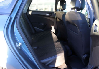 Подержанный автомобиль Opel Astra Sedan 2013 года (12 фото)