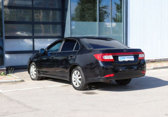 Подержанный автомобиль Chevrolet Epica 2012 года (4 фото)