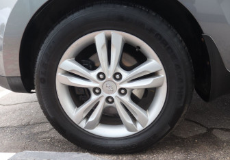Подержанный автомобиль Hyundai ix35 2011 года (16 фото)