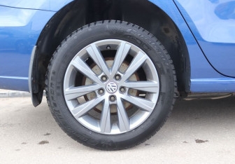 Подержанный автомобиль Volkswagen Polo Sedan 2019 года (10 фото)