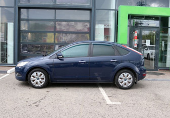 Подержанный автомобиль Ford Focus Hatchback 2011 года (6 фото)