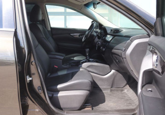 Подержанный автомобиль Nissan X-Trail 2019 года (13 фото)
