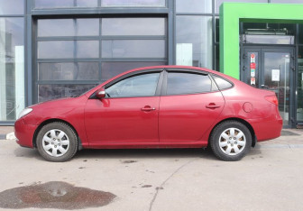 Подержанный автомобиль Hyundai Elantra Sedan 2010 года (2 фото)