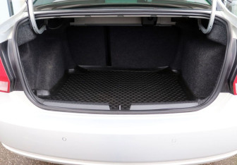 Подержанный автомобиль Volkswagen Polo Sedan 2014 года (11 фото)