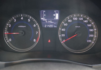 Подержанный автомобиль Hyundai Solaris Sedan 2014 года (17 фото)