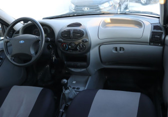 Подержанный автомобиль LADA (ВАЗ) Kalina Hatchback 2012 года (11 фото)