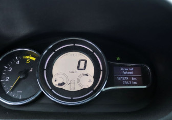 Подержанный автомобиль Renault Megane Wagon 2012 года (17 фото)