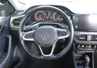 Подержанный автомобиль Volkswagen Polo Sedan 2020 года (15 фото)