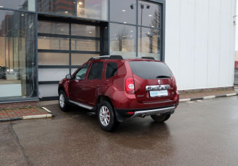 Подержанный автомобиль Renault Duster 2012 года (3 фото)
