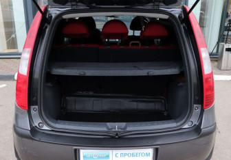 Подержанный автомобиль Mitsubishi Colt Hatchback 2008 года (11 фото)