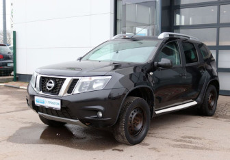 Подержанный автомобиль Nissan Terrano 2014 года (1 фото)