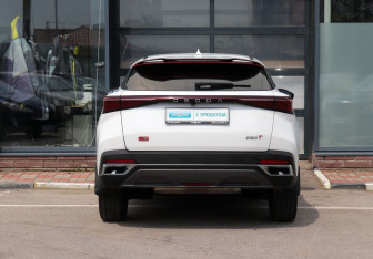 Подержанный автомобиль Omoda C5 2023 года (5 фото)