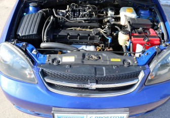 Подержанный автомобиль Chevrolet Lacetti Sedan 2005 года (10 фото)