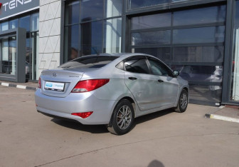 Подержанный автомобиль Hyundai Solaris Sedan 2014 года (5 фото)