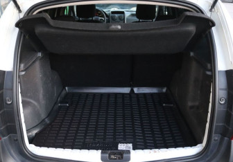 Подержанный автомобиль Renault Duster 2020 года (10 фото)