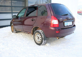 Подержанный автомобиль LADA (ВАЗ) Kalina Wagon 2011 года (3 фото)