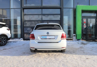 Подержанный автомобиль Volkswagen Polo Sedan 2017 года (4 фото)