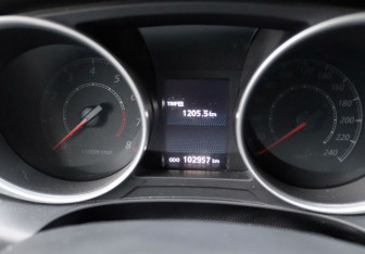 Подержанный автомобиль Mitsubishi ASX 2012 года (17 фото)