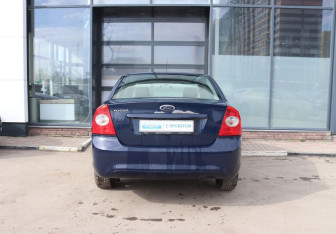 Подержанный автомобиль Ford Focus Sedan 2011 года (4 фото)