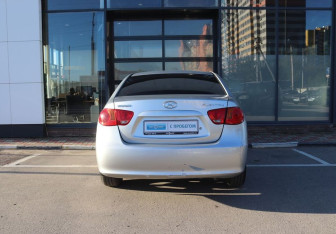 Подержанный автомобиль Hyundai Elantra Sedan 2008 года (4 фото)