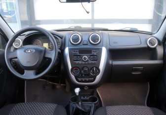 Подержанный автомобиль LADA (ВАЗ) Granta Liftback 2017 года (15 фото)