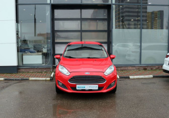 Подержанный автомобиль Ford Fiesta Hatchback 2016 года (8 фото)