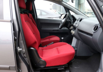 Подержанный автомобиль Mitsubishi Colt Hatchback 2008 года (13 фото)