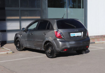 Подержанный автомобиль Kia Rio Hatchback 2011 года (3 фото)